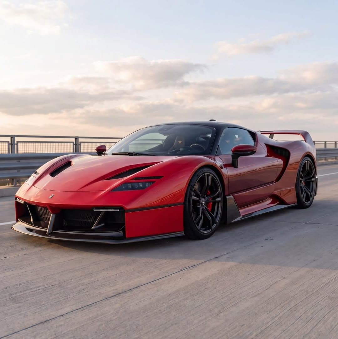 Red Ferrari Enzo-style concept with Venuum body kit (25)