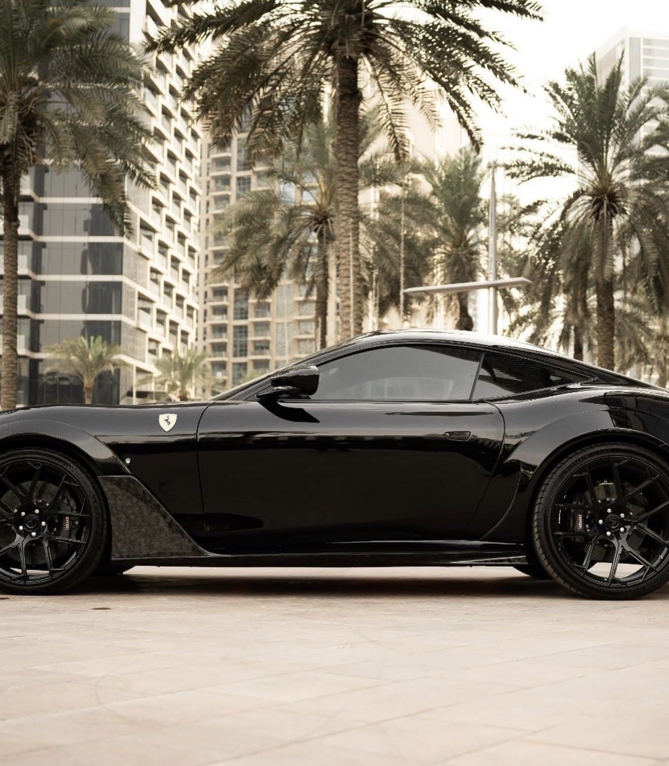 Matte Ferrari Purosangue with the Venuum body kit, green interior and brake calipers (01)